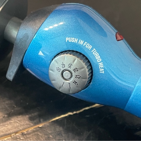 BaBybliss Pro Nano Titanium 1 1/4” Curling Iron - Picture 5 of 8